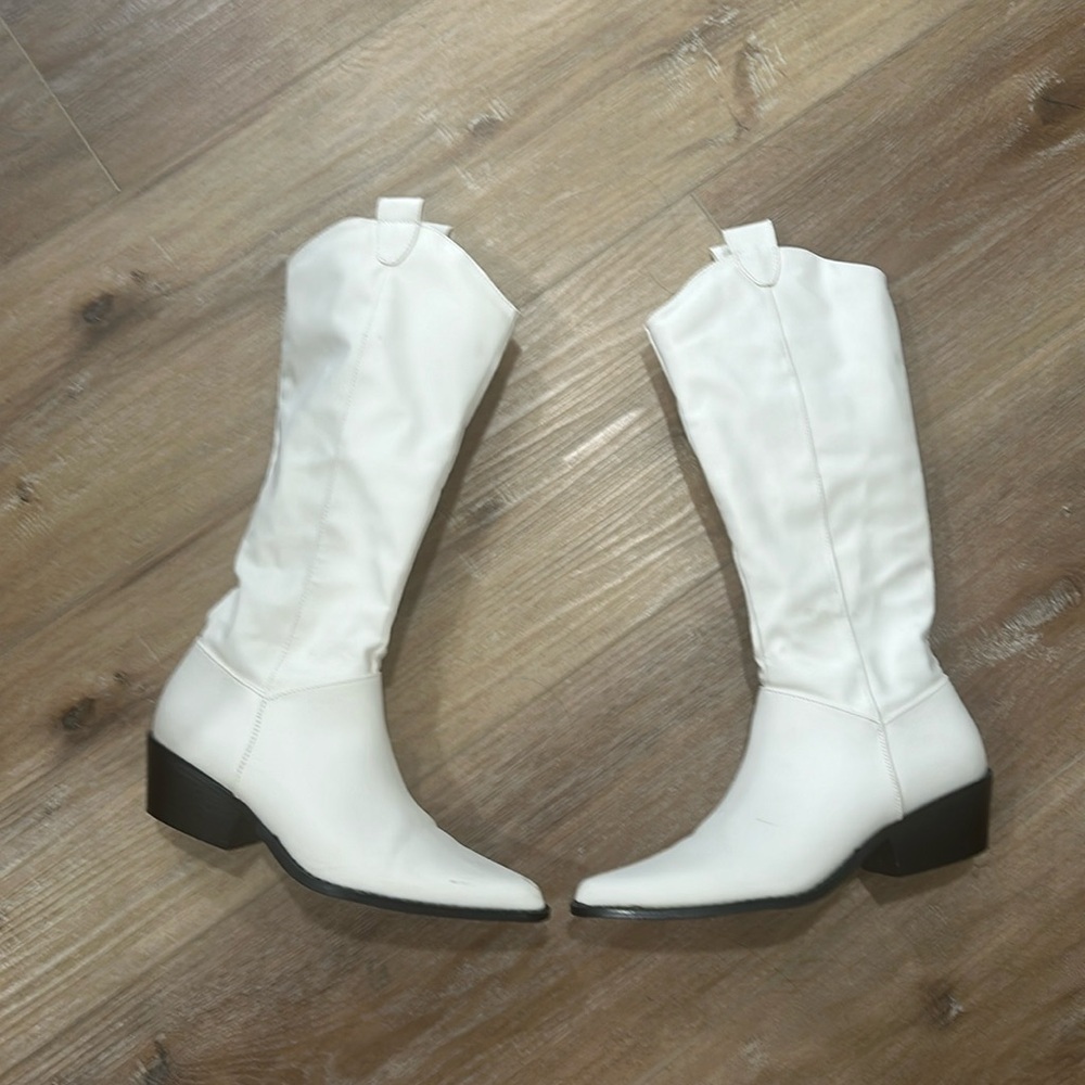 White cow girl boots